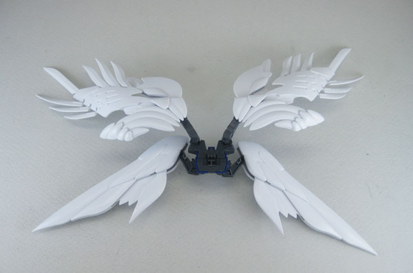 1144-RG-Wing-Gundam-Zero-EW-mb-(9)