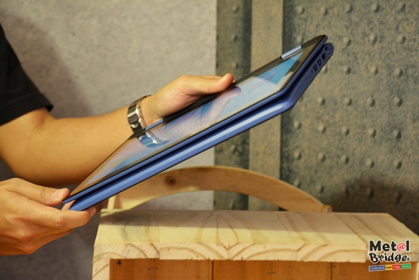 Acer Aspire R 11 - metalbridges (4)