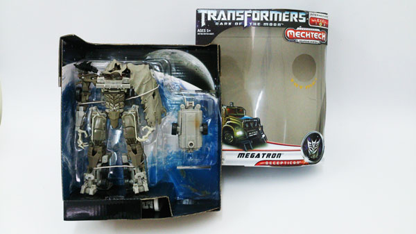 Megatron-Dark-Of-The-Moon-(10)