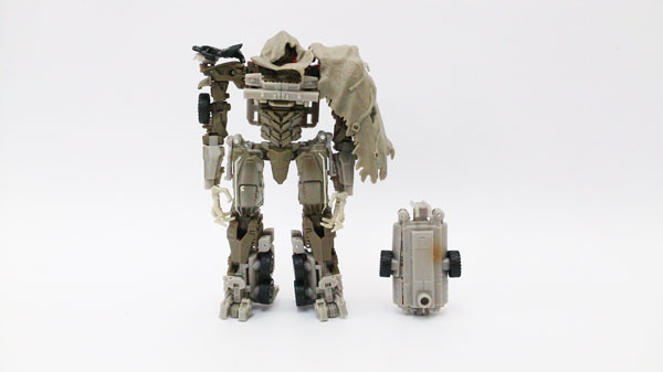 Megatron-Dark-Of-The-Moon-(13)