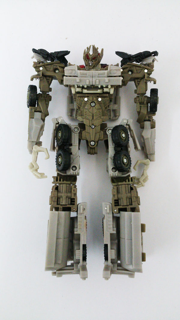 Megatron-Dark-Of-The-Moon-(30)