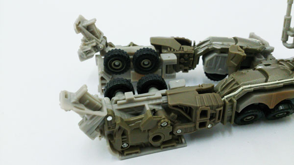 Megatron-Dark-Of-The-Moon-(45)