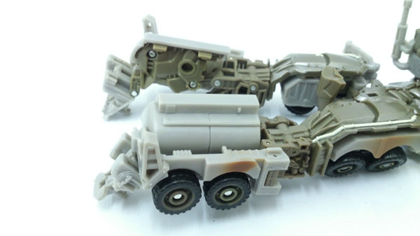 Megatron-Dark-Of-The-Moon-(46)