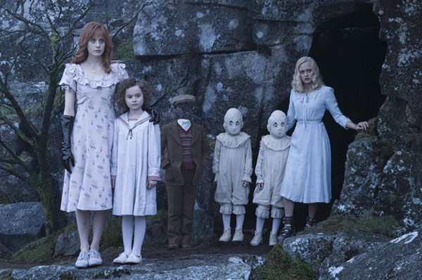 -Miss-Peregrine’s-Home-for-Peculiar-Children-(7)