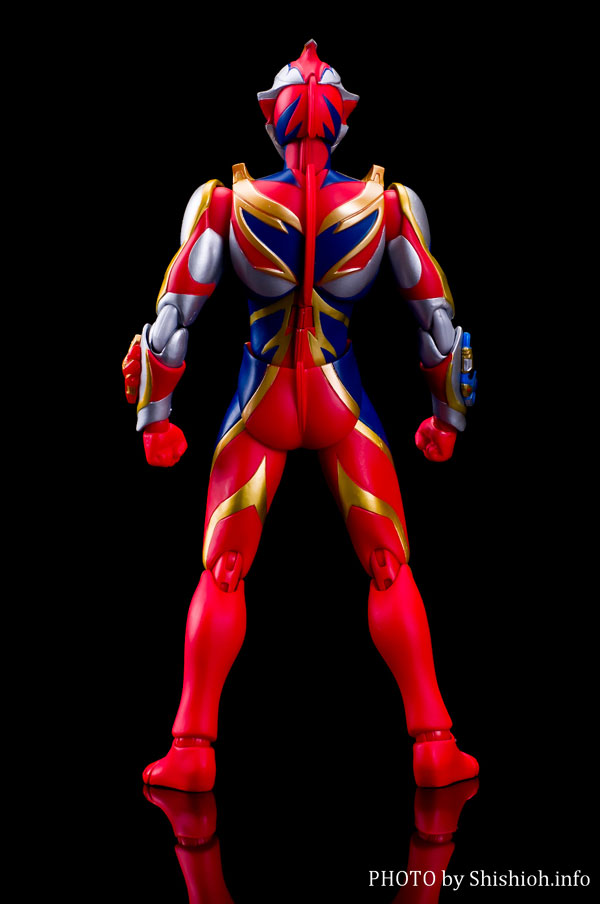 Ultra-Act Ultraman Mebius - Phoenix Brave Form (Bandai) (10)