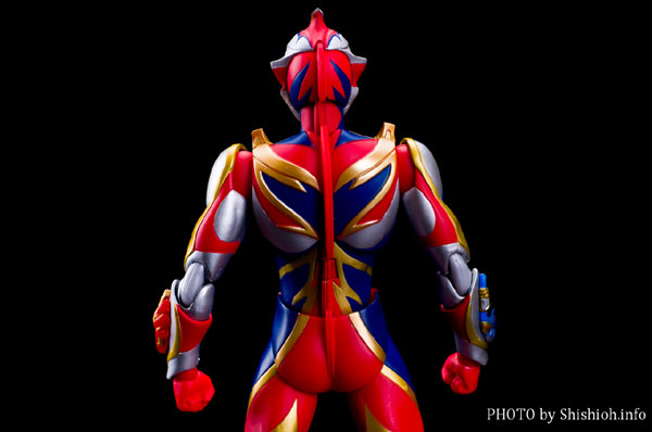 Ultra-Act Ultraman Mebius - Phoenix Brave Form (Bandai) (16)