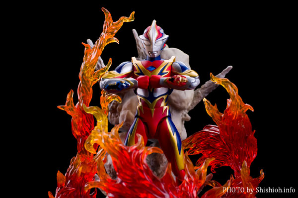Ultra-Act Ultraman Mebius - Phoenix Brave Form (Bandai) (2)