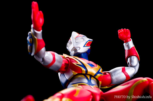 Ultra-Act Ultraman Mebius - Phoenix Brave Form (Bandai) (30)