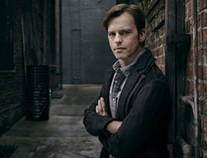 Containment(Tv_Series)-plot-character-Leo Green