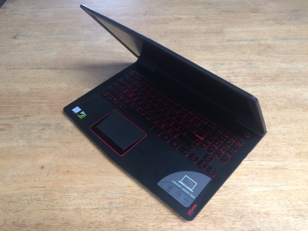 LENOVO LEGION Y520_03