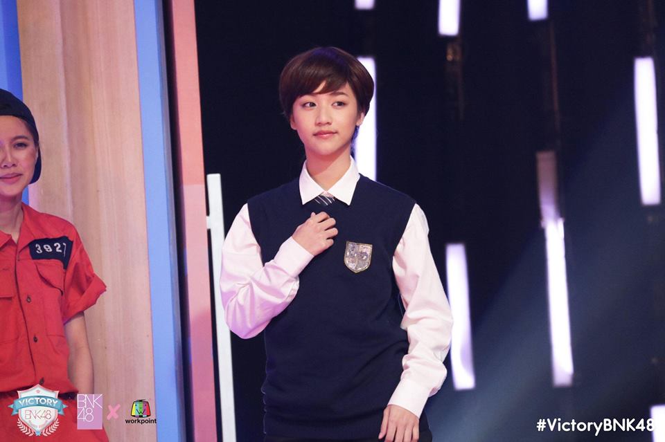 danso-play-akb48-bnk48 (12)