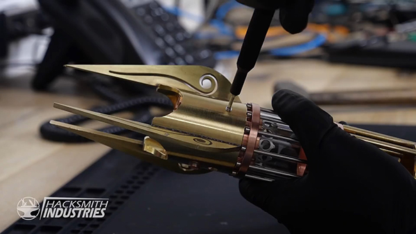 4000° PLASMA LIGHTSABER BUILD (RETRACTABLE BLADE!) (7)