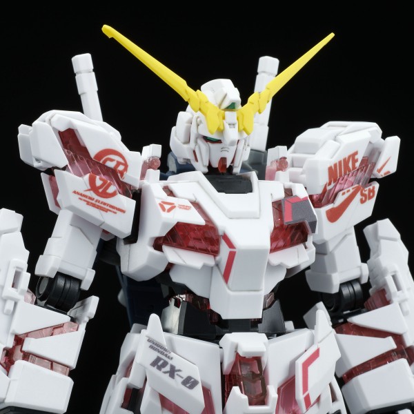 hg-1144-gundam-unicorn-gunpla-x-nike-sb-the-gundam-base-thailand-gallery (7)