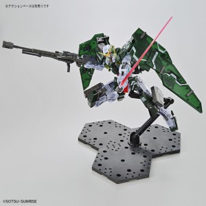 the-gundam-base-limited-mg-gundam-dynames-clear-color (6)
