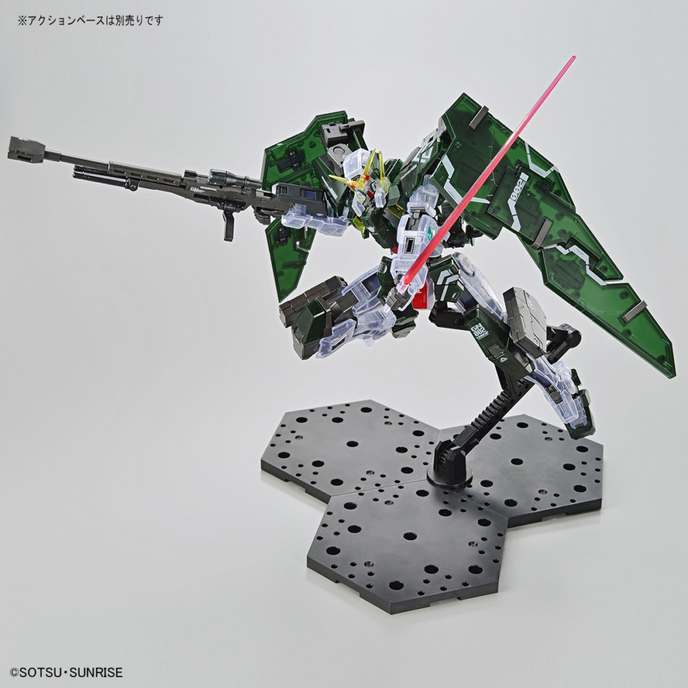 the-gundam-base-limited-mg-gundam-dynames-clear-color (6)