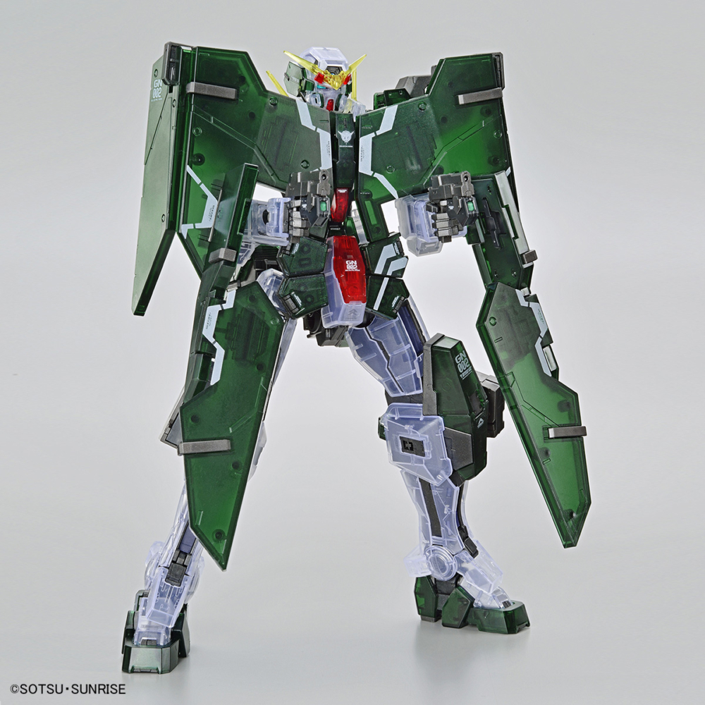 the-gundam-base-limited-mg-gundam-dynames-clear-color (7)