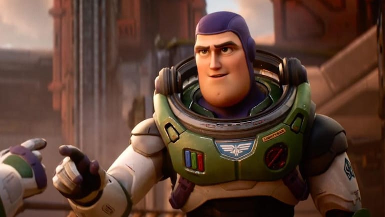 10-thing-about-buzz-lightyear (7)