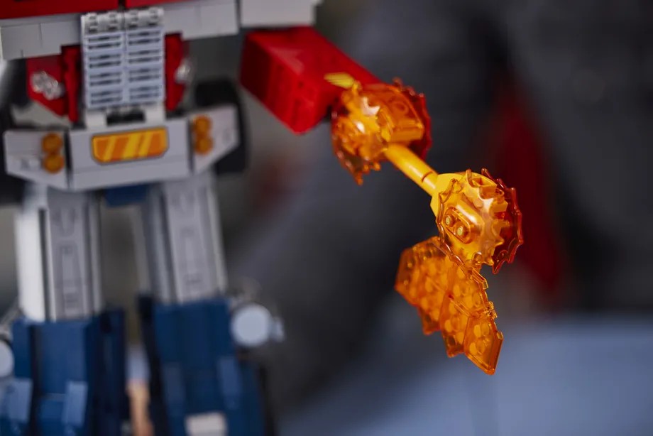 LEGO-Transformers-Optimus-Prime-  (4)