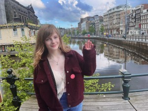 ella-freya-resident-evil-4-remake (5)