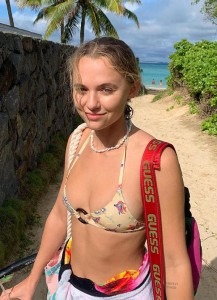 madison-iseman-athena-saint-seiya-knights-of-the-zodiac-live-action   (17)