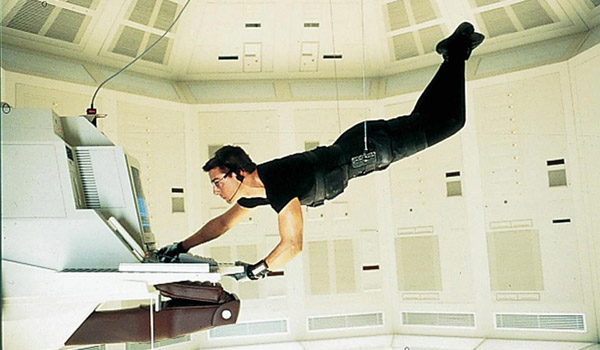 10-action-form-tom-cruise-scene-in-mission-impossible (2)