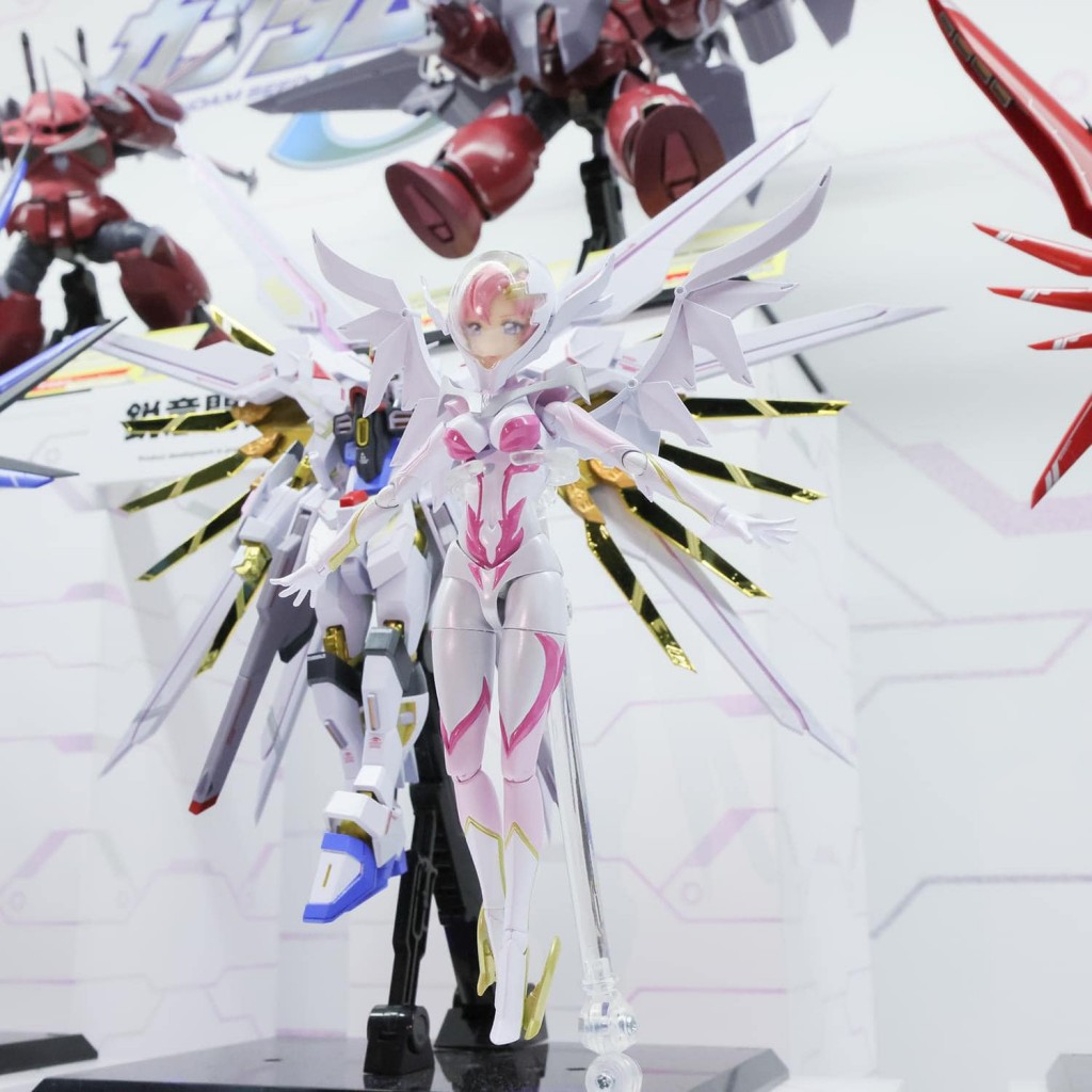 s-h-figuarts-lacus-clyne-pilot-suit-ver (1)