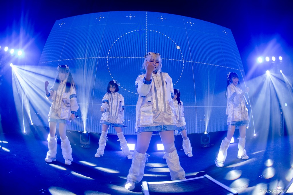 silver-lining-debutstage (4)