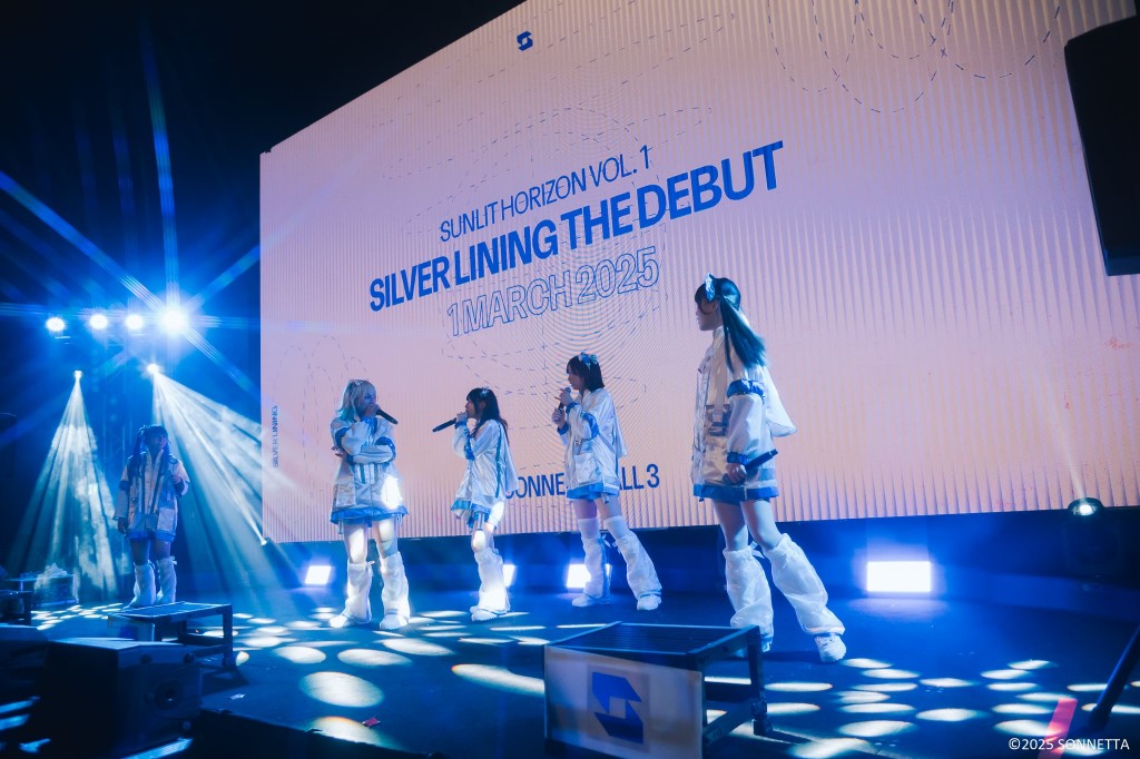 silver-lining-debutstage (7)