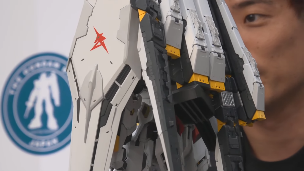 160-perfect-grade-unleashed-rx-93-nu-gundam (11)