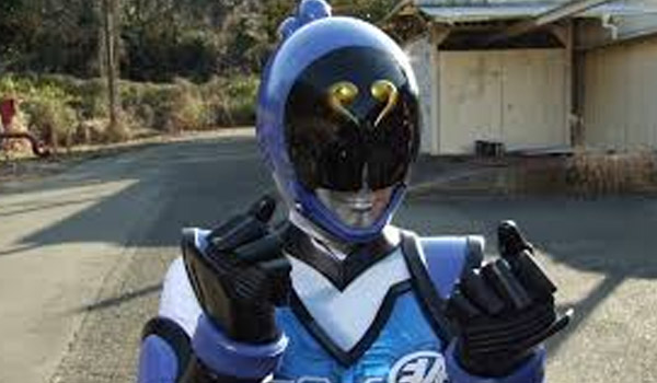 10-super-sentai-character-change-role-between-on-air (10)