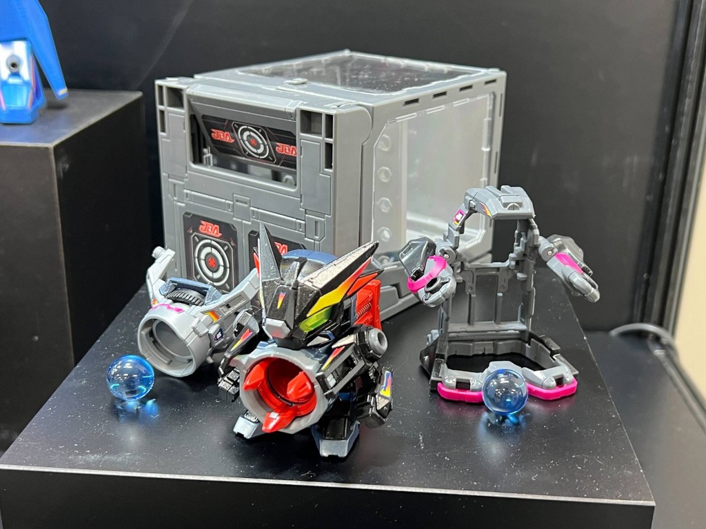 takara-tomy-legacy-soul-konig-cerberus (6)