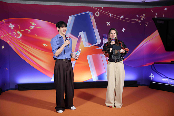 BamBam Filming the 2026 Crunchyroll Anime Awards Preshow