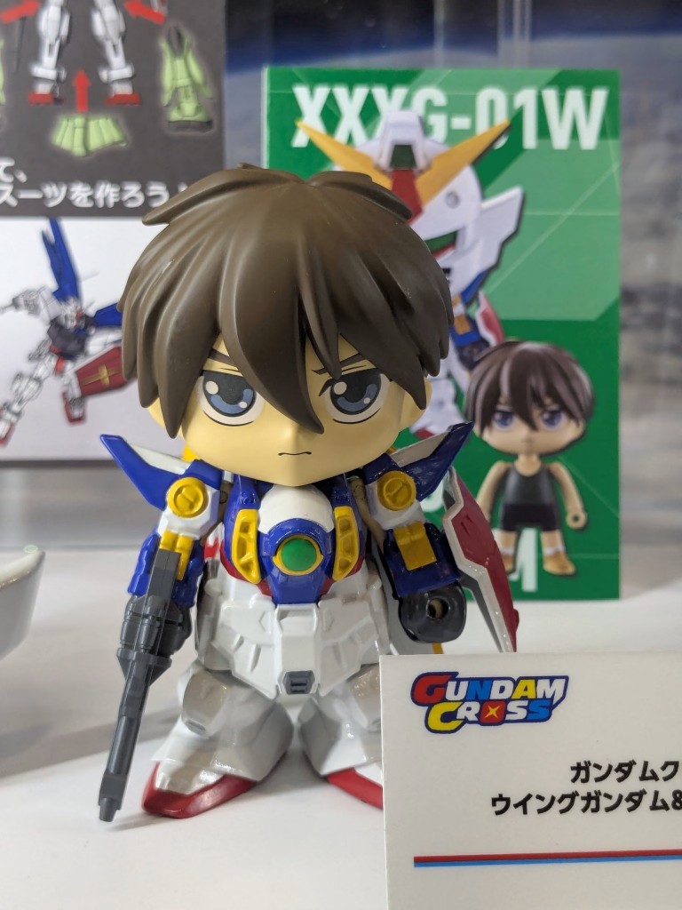 Gundam Cross and Gundam Miximize (2)