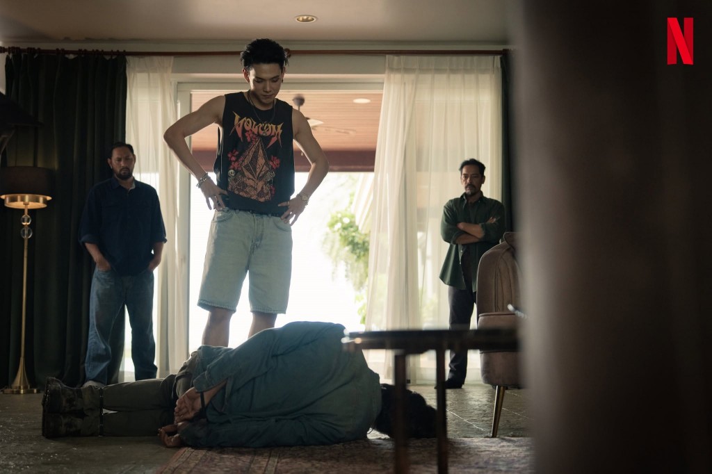 khon-dueat-thuang-khaen-the-debt-collector-netflix (15)