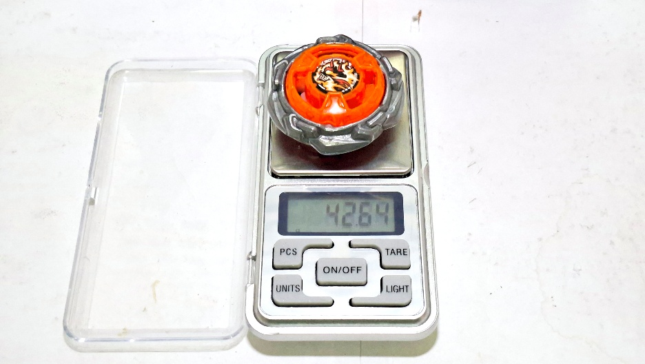 beyblade-x-ux-21-hells-nether-deck-set (2)