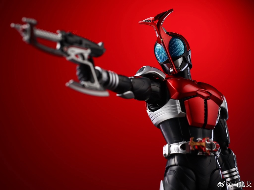 blokees-kamen-rider-kabuto-expansion-pack-masked-form- (9)